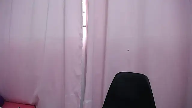 Snapshot of Nicol_Love0 chatting on September 18, 2025, 12:08 pm Nicol Love0 online show from September 18, 2025, 12:08 pm