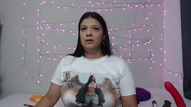 Snapshot of Nicol_Love0 chatting on March 10, 2025, 10:39 am Nicol Love0 online show from March 10, 2025, 10:39 am