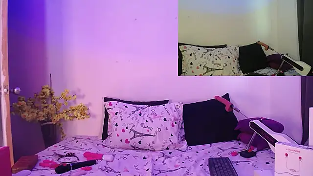 Snapshot of Nicol_Love0 chatting on February 11, 2026, 12:38 pm Nicol Love0 online show from February 11, 2026, 12:38 pm