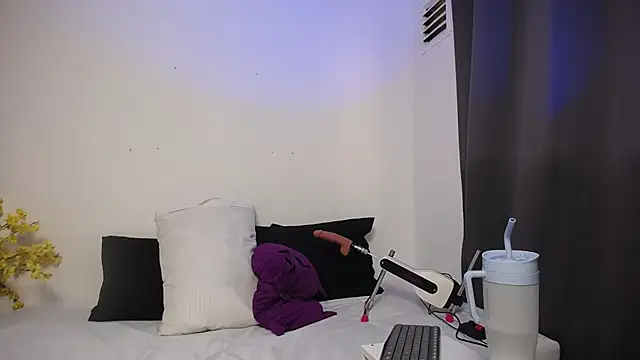 Snapshot of Nicol_Love0 chatting on February 9, 2026, 1:20 pm Nicol Love0 online show from February 9, 2026, 1:20 pm