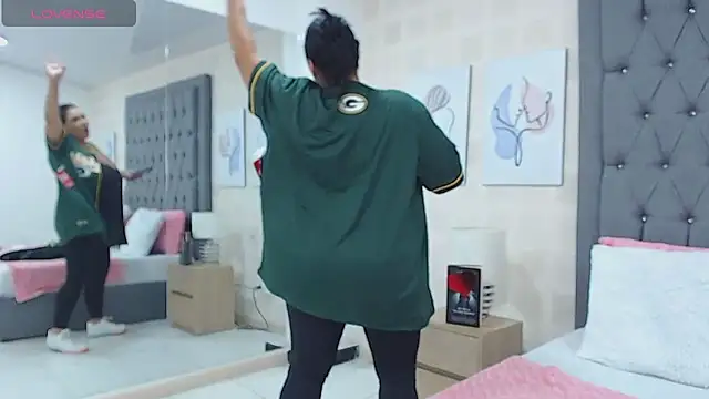 Snapshot of JoslinEvans chatting on October 29, 2025, 12:26 pm JoslinEvans online show from October 29, 2025, 12:26 pm