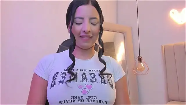 Snapshot of Zoeth_Ruiz chatting on October 16, 2025, 12:57 pm Zoeth Ruiz online show from October 16, 2025, 12:57 pm