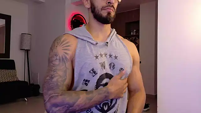 Snapshot of tony_muscle chatting on October 5, 2025, 11:06 pm tony muscle online show from October 5, 2025, 11:06 pm