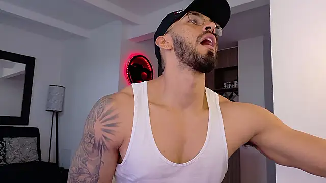 Snapshot of tony_muscle chatting on September 21, 2025, 9:09 pm tony muscle online show from September 21, 2025, 9:09 pm