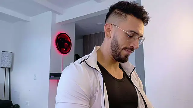 Snapshot of tony_muscle chatting on October 29, 2025, 7:57 pm tony muscle online show from October 29, 2025, 7:57 pm