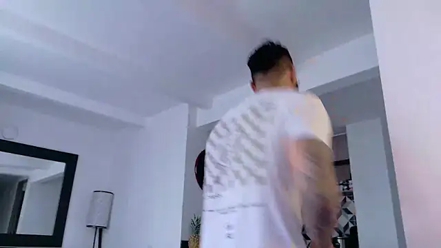 Snapshot of tony_muscle chatting on September 19, 2025, 8:13 pm tony muscle online show from September 19, 2025, 8:13 pm