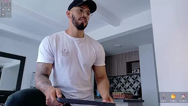 Snapshot of tony_muscle chatting on September 26, 2025, 4:58 pm tony muscle online show from September 26, 2025, 4:58 pm