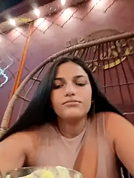 girl milk1 online show from November 11, 2025, 11:20 pm