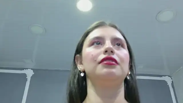 MadelineBeckert online show from June 3, 2026, 7:18 pm
