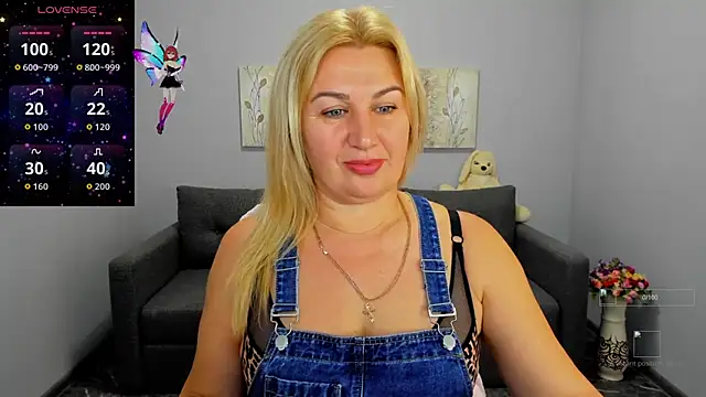 Lili Crossi online show from September 23, 2025, 5:58 am