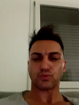 belmorettto online show from October 1, 2025, 8:13 pm