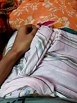 Snapshot of riyajfuckboy chatting on February 6, 2025, 3:41 pm riyajfuckboy online show from February 6, 2025, 3:41 pm