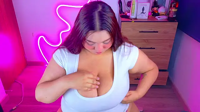 Snapshot of Rebeca_charme21 chatting on October 9, 2025, 8:04 am Rebeca charme21 online show from October 9, 2025, 8:04 am