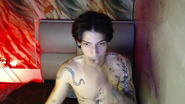 Snapshot of Apolo_Hidalgo01 chatting on October 19, 2025, 6:10 pm Apolo Hidalgo01 online show from October 19, 2025, 6:10 pm