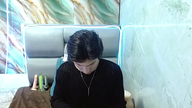Apolo Hidalgo01 online show from February 21, 2025, 4:26 pm