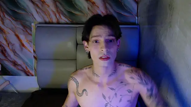 Snapshot of Apolo_Hidalgo01 chatting on October 5, 2025, 3:30 am Apolo Hidalgo01 online show from October 5, 2025, 3:30 am