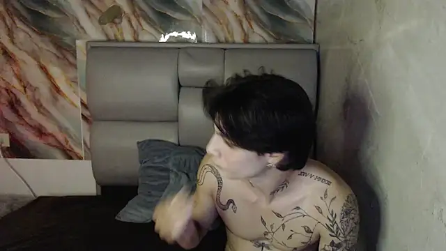 Snapshot of Apolo_Hidalgo01 chatting on October 19, 2025, 3:20 am Apolo Hidalgo01 online show from October 19, 2025, 3:20 am