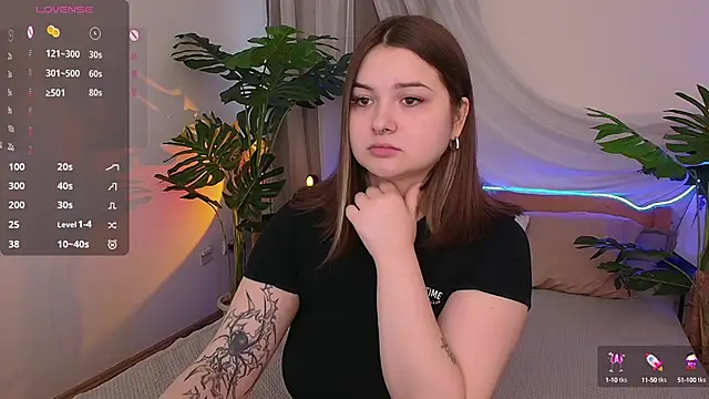 Snapshot of Alice_Walters chatting on October 22, 2025, 2:38 pm Alice Walters online show from October 22, 2025, 2:38 pm