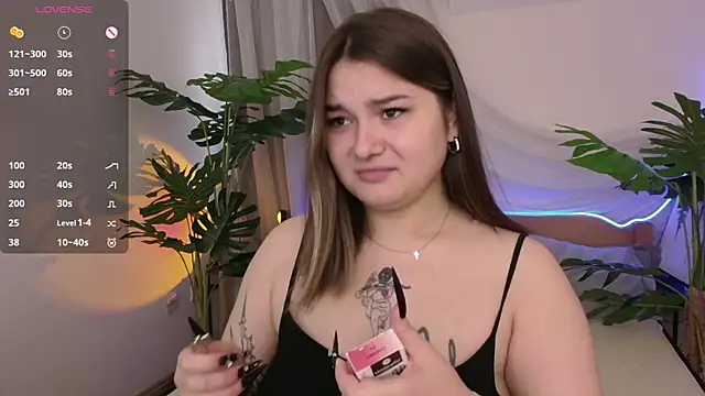 Snapshot of Alice_Walters chatting on October 6, 2025, 2:18 pm Alice Walters online show from October 6, 2025, 2:18 pm