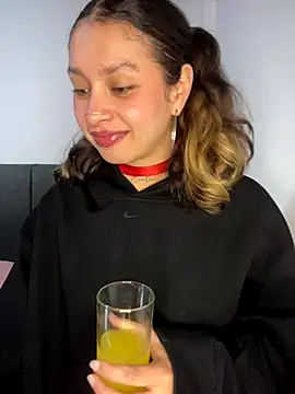 Snapshot of Andi9_ chatting on October 17, 2025, 1:09 am Andi9 online show from October 17, 2025, 1:09 am