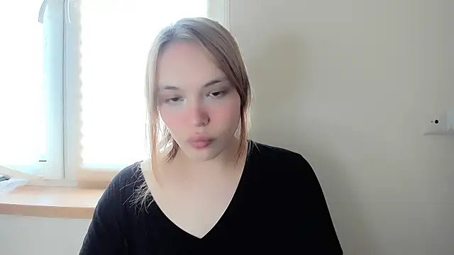 Snapshot of fem_to chatting on February 14, 2025, 9:34 am fem to online show from February 14, 2025, 9:34 am