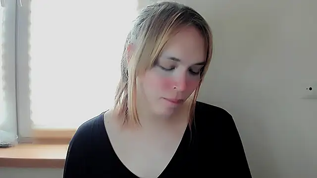Snapshot of fem_to chatting on February 24, 2025, 9:00 am fem to online show from February 24, 2025, 9:00 am