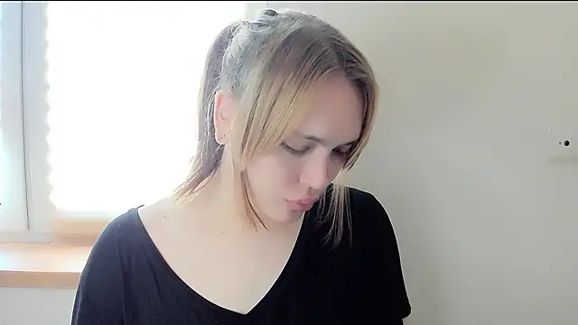 Snapshot of fem_to chatting on February 23, 2025, 9:22 am fem to online show from February 23, 2025, 9:22 am