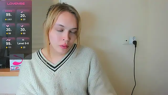 Snapshot of fem_to chatting on March 10, 2025, 6:23 pm fem to online show from March 10, 2025, 6:23 pm