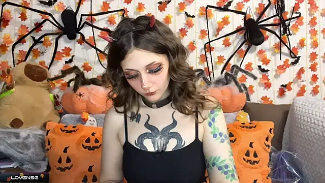 Snapshot of _Devill_Baby chatting on October 17, 2025, 7:04 pm  Devill Baby online show from October 17, 2025, 7:04 pm