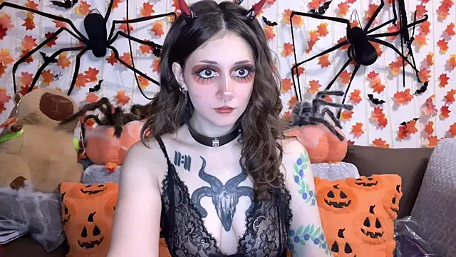 Snapshot of _Devill_Baby chatting on October 13, 2025, 5:14 pm  Devill Baby online show from October 13, 2025, 5:14 pm