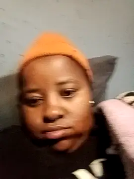 HotBootyBabe90 online show from May 6, 2026, 5:50 pm