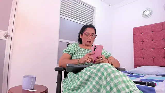 Snapshot of mature_bigass__ chatting on December 2, 2025, 11:56 am mature bigass online show from December 2, 2025, 11:56 am