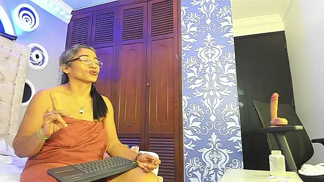 Snapshot of mature_bigass__ chatting on March 4, 2025, 9:00 pm mature bigass online show from March 4, 2025, 9:00 pm