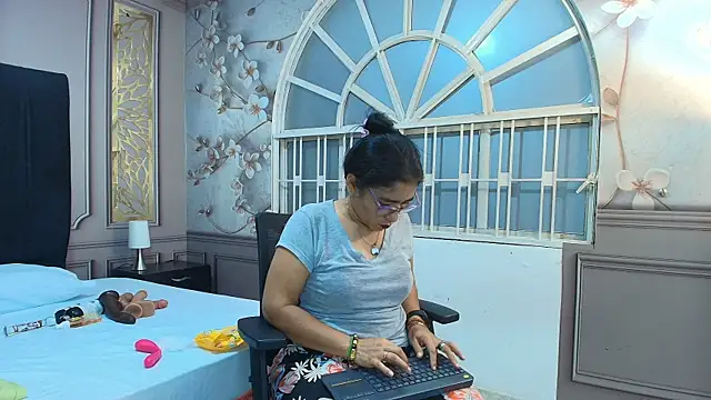 Snapshot of mature_bigass__ chatting on January 15, 2026, 12:08 pm mature bigass online show from January 15, 2026, 12:08 pm