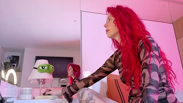 Borbala Iggy online show from September 21, 2025, 6:13 pm