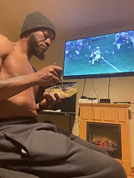 prettyrichie online show from November 14, 2025, 3:21 am