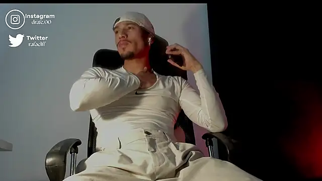 Snapshot of rafael_stone chatting on September 30, 2025, 2:17 am rafael stone online show from September 30, 2025, 2:17 am