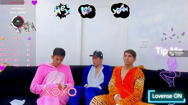 StrawwBoys online show from October 12, 2025, 10:49 am