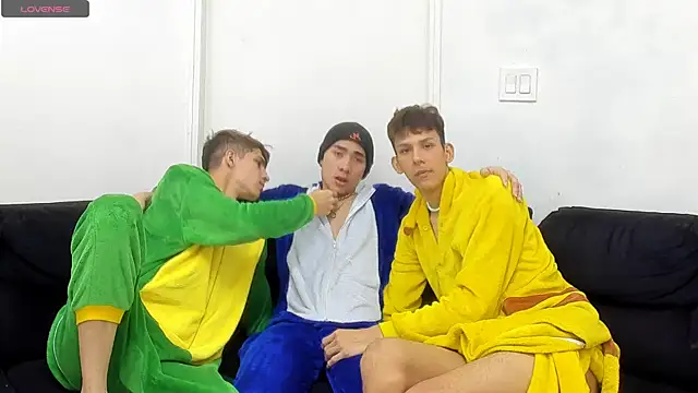 StrawwBoys online show from September 20, 2025, 11:26 am