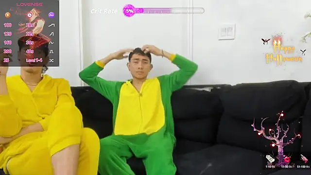 StrawwBoys online show from October 26, 2025, 10:59 am