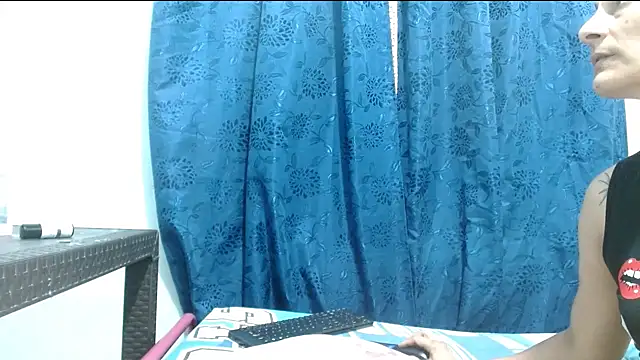 miaperla69 online show from December 2, 2024, 11:02 pm