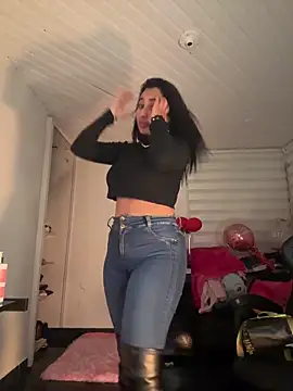 Anily Lovely online show from February 21, 2026, 2:35 am