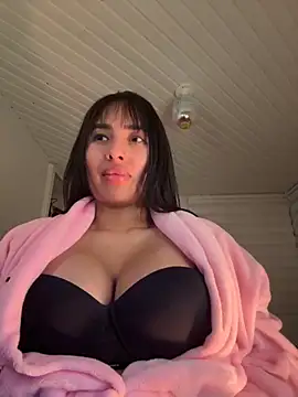 Snapshot of Anily_Lovely chatting on October 6, 2025, 12:45 am Anily Lovely online show from October 6, 2025, 12:45 am