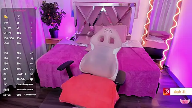 Snapshot of Daphnne_tay chatting on March 5, 2025, 6:12 am Daphnne tay online show from March 5, 2025, 6:12 am