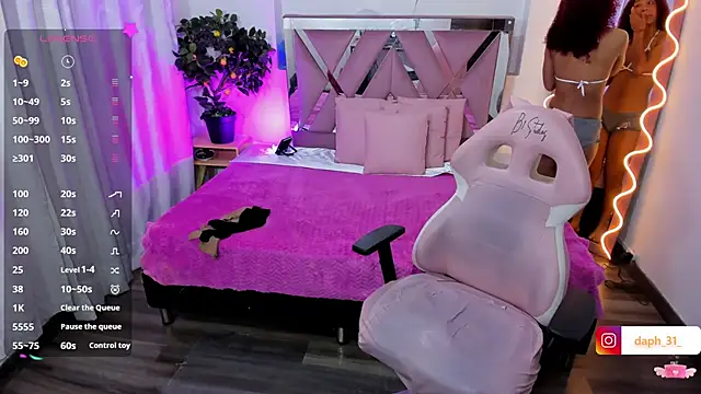 Snapshot of Daphnne_tay chatting on February 28, 2025, 3:26 am Daphnne tay online show from February 28, 2025, 3:26 am