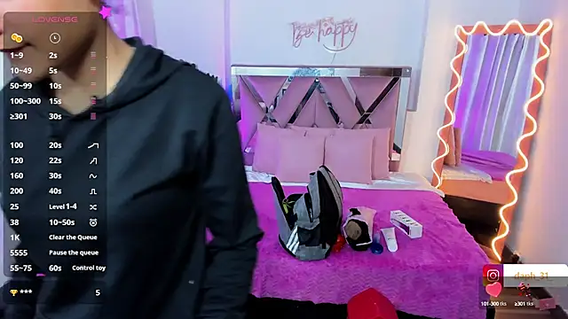 Snapshot of Daphnne_tay chatting on March 1, 2025, 3:32 am Daphnne tay online show from March 1, 2025, 3:32 am