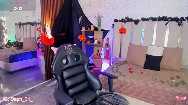 Snapshot of Daphnne_tay chatting on October 27, 2025, 4:02 am Daphnne tay online show from October 27, 2025, 4:02 am