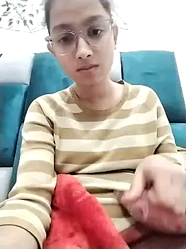 Snapshot of Aleena_Rai chatting on December 12, 2024, 5:26 pm Aleena Rai online show from December 12, 2024, 5:26 pm