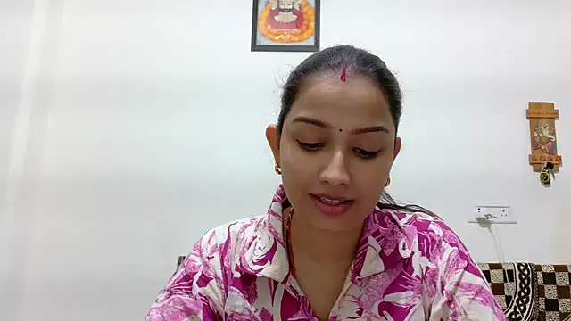 Snapshot of Aleena_Rai chatting on October 16, 2025, 6:49 pm Aleena Rai online show from October 16, 2025, 6:49 pm