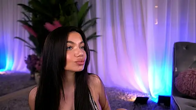 EsmeeLuv online show from March 19, 2025, 1:07 pm